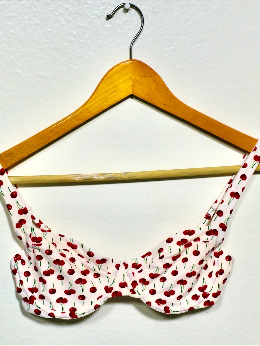 Abercrombie & Fitch White Cherry-Balconette style Underwire Bikini top S